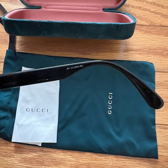 GUCCI OVERSIZED SUNGLASSES - Picture 5 of 7